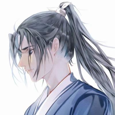 工人触电坠楼被安全绳吊在半空